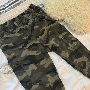 Women’s Camo Jogger Cargo Pants